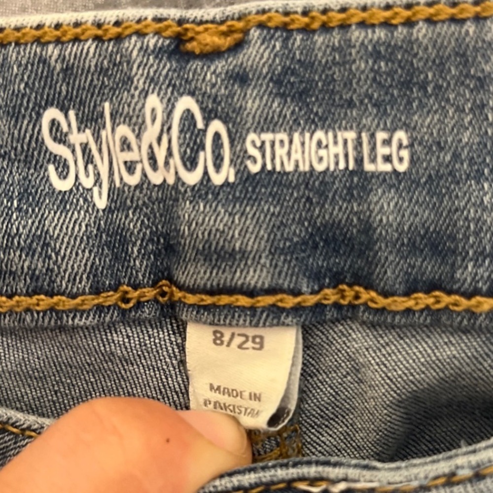 Style & Co Jeans Women's Size 8 Straight Leg Floral Embroidered Light Wash Denim - Picture 3 of 13